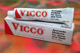 משחת שיניים איורוודית 200 גר'  Vicco Ayurvedic Tooth paste אינדיאן סטור